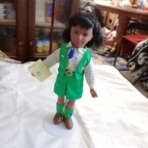 Avon 1995 Girl Scout Doll 14 inch Girl Scouts Green Uniform with Cookie Box